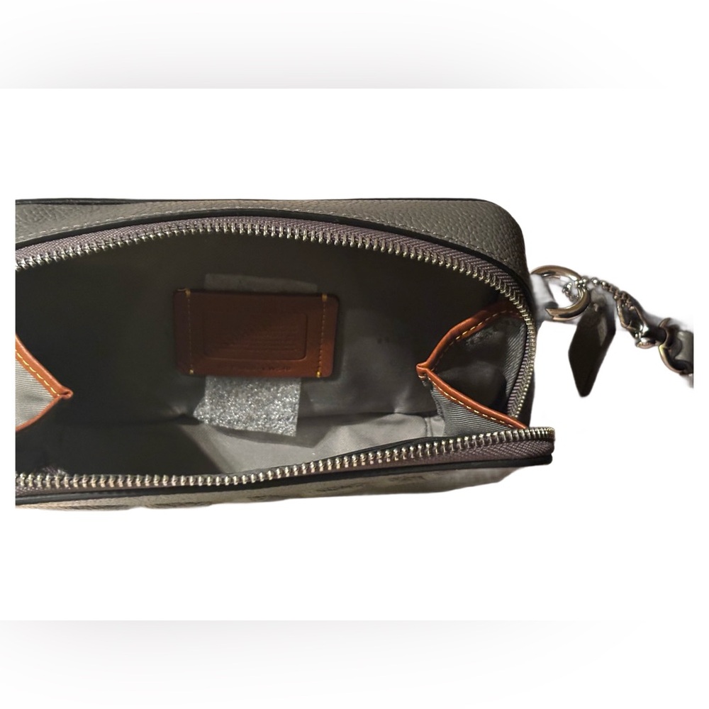 Coach Charter Slim Logo Detailed Crossbody Bag *LIKE-NEW CONDITION* - Picture 7 of 8